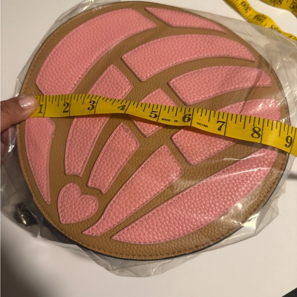 Concha Backpack - Picture 7 of 8